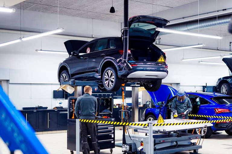 Audi Mekaniker Fabrik 2023