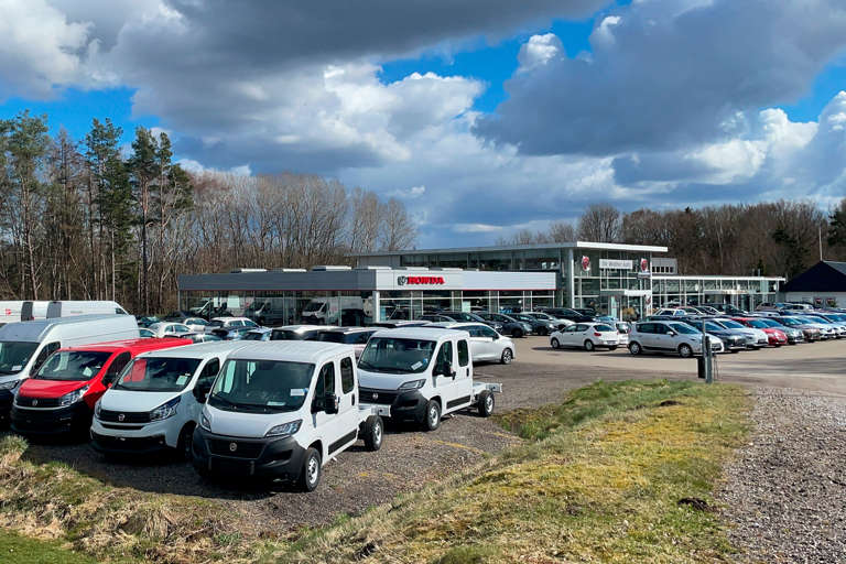 Ole Winther Auto Facade Med Biler