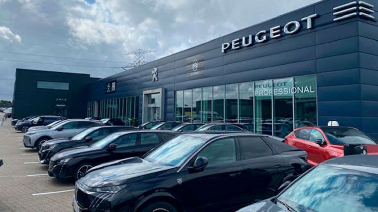 P Christensen Kolding Peugeot Facade 1
