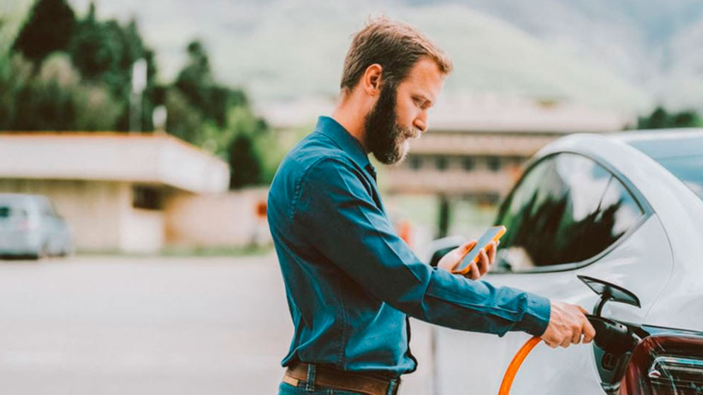 Ayvens Mand Med Bil 2025