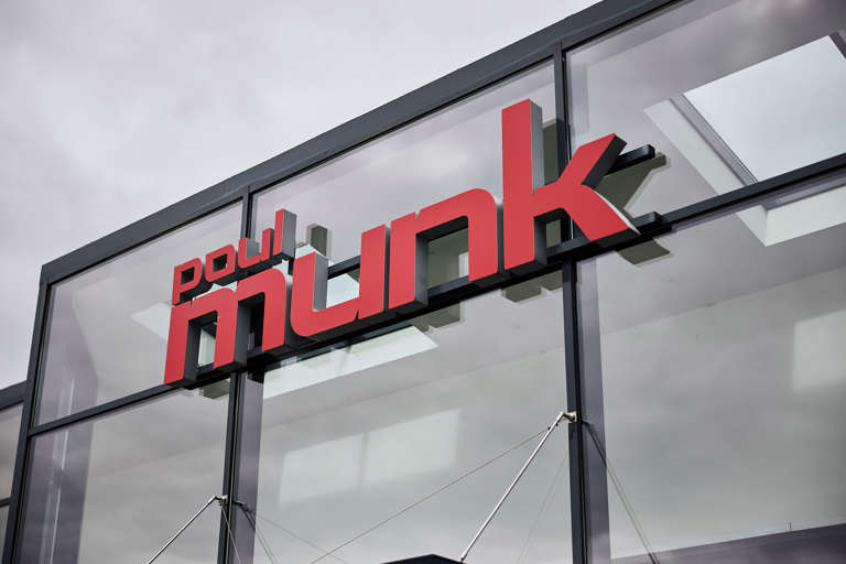 Poul Munk Facade Med Logo