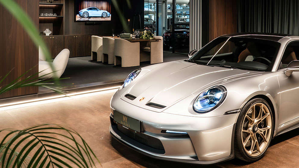 My Garage Porsche Front I Studio 2026