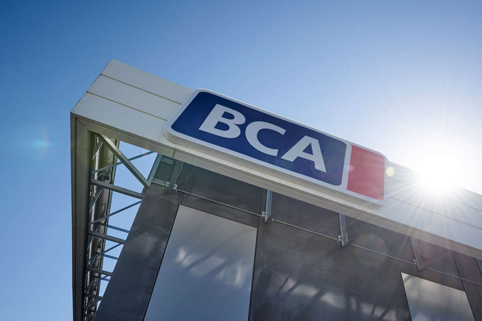BCA Bilauktion Tæt På Bygning