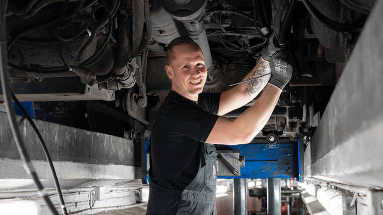 Ejner Hessel Busmekaniker