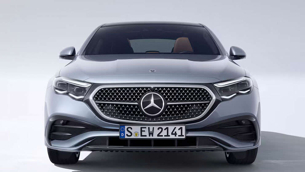 Mercedes Benz E front 2025