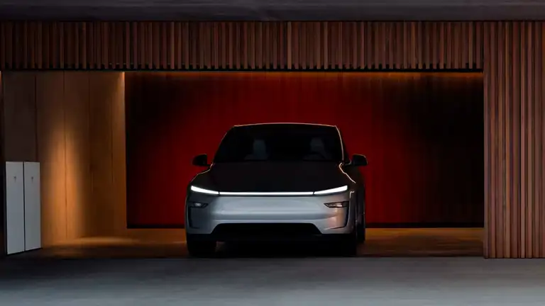 Tesla Model Y 1 2025